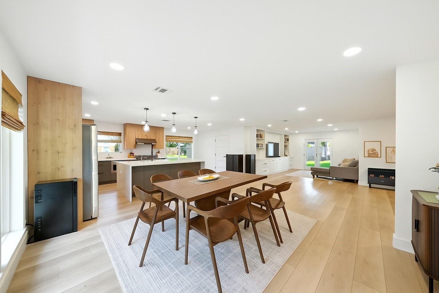 5438 Grape Street