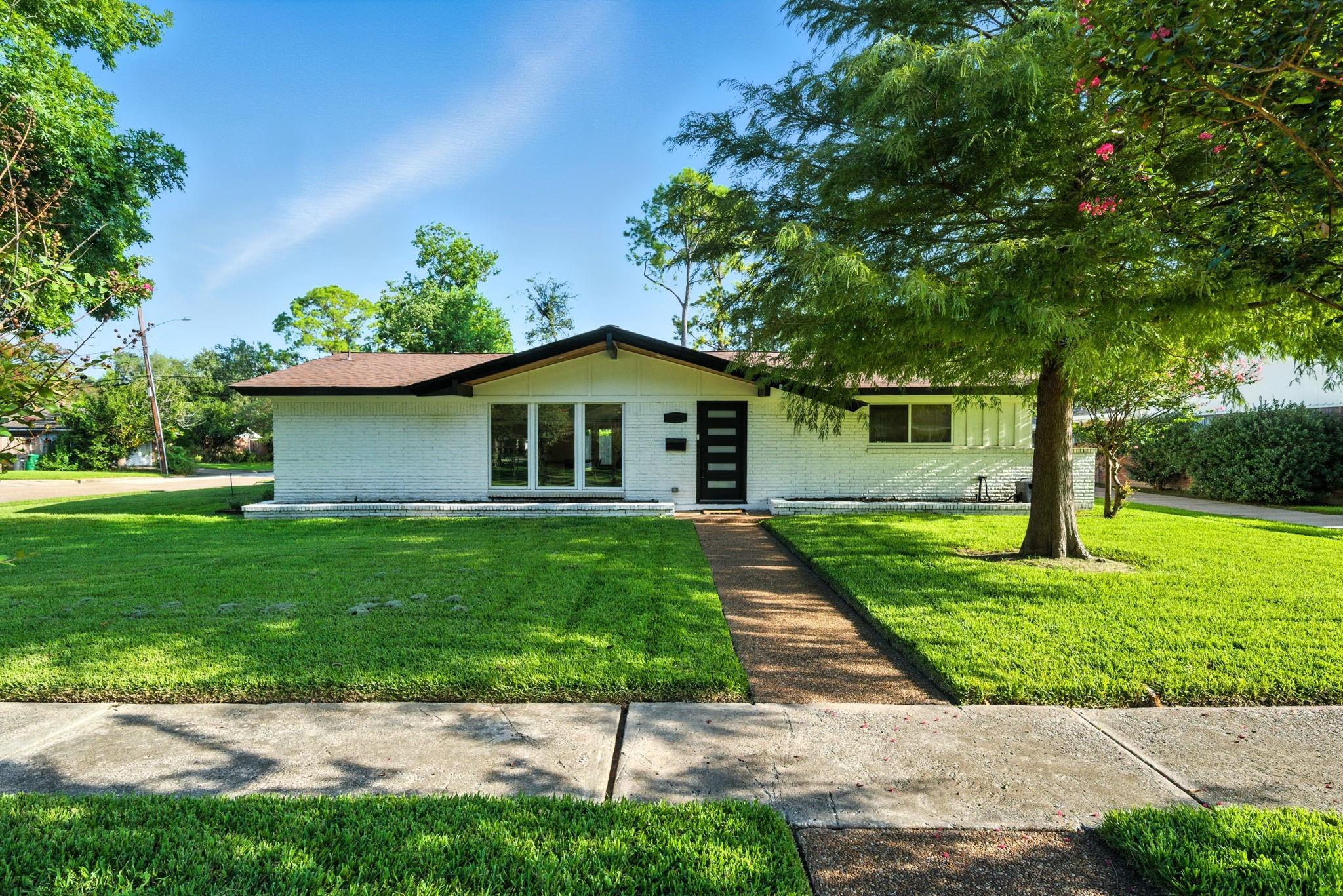 5438 Grape Street