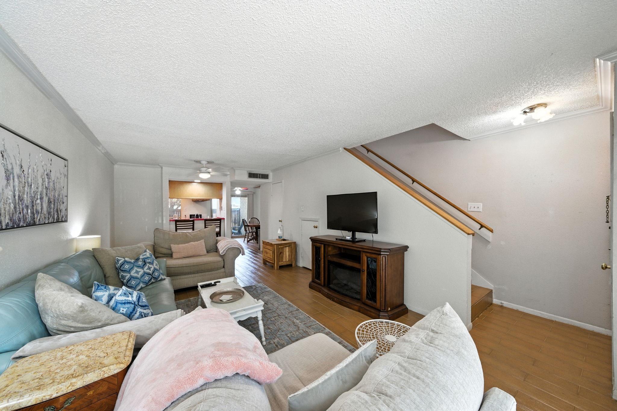 3919 Fairmont Parkway # 115