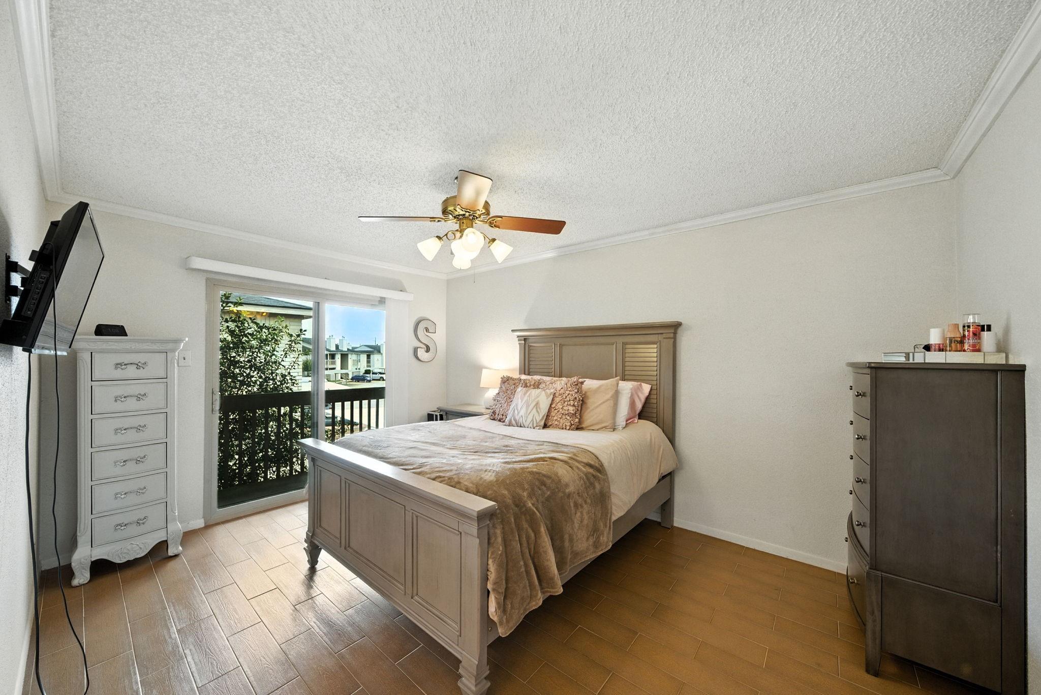 3919 Fairmont Parkway # 115