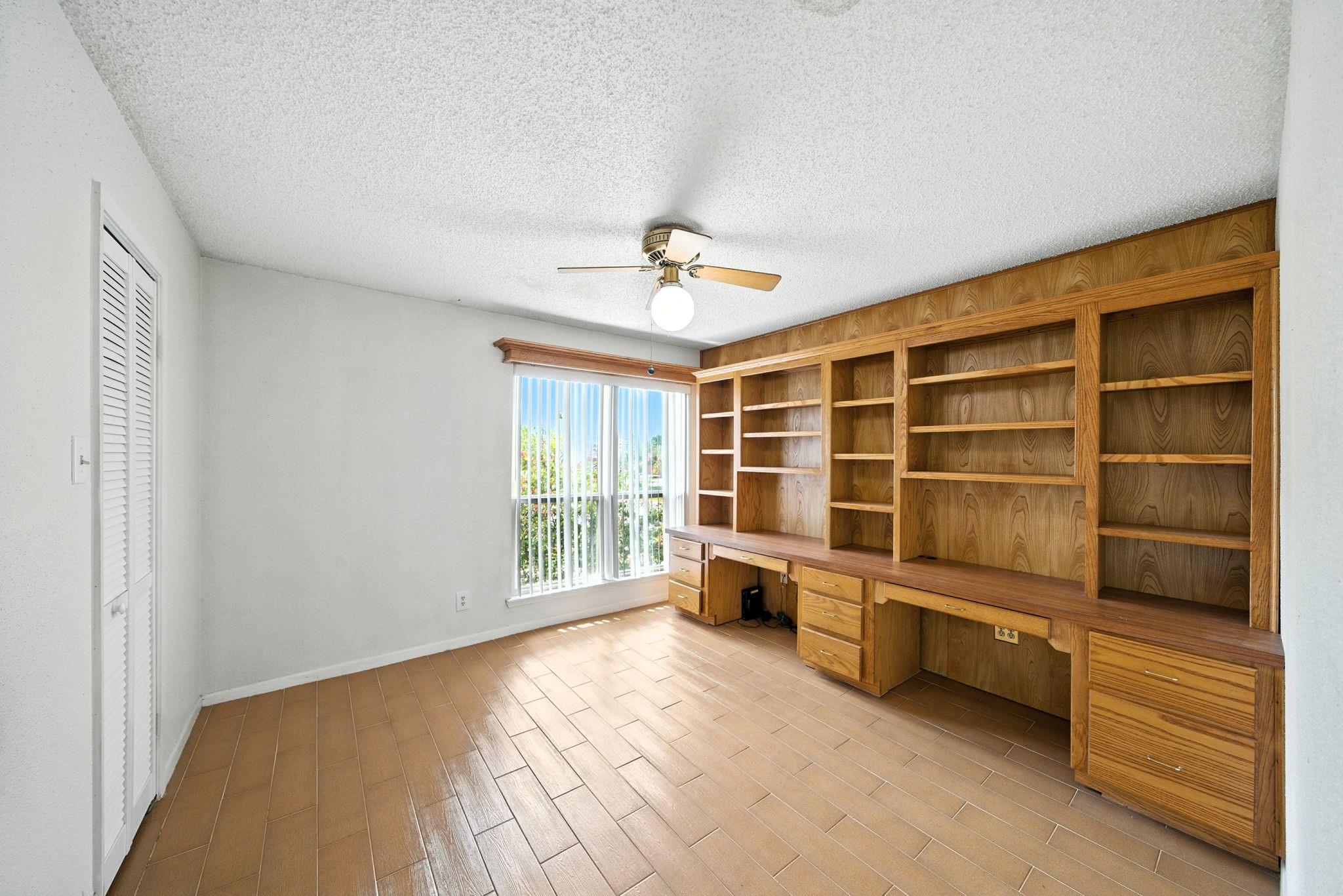 3919 Fairmont Parkway # 115