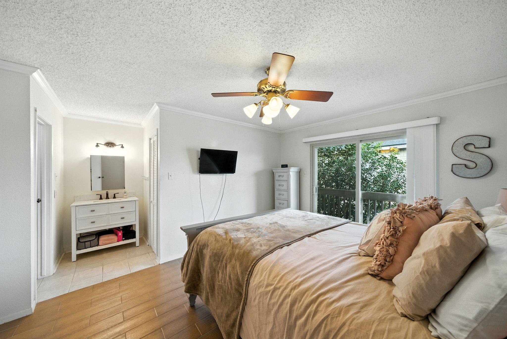 3919 Fairmont Parkway # 115