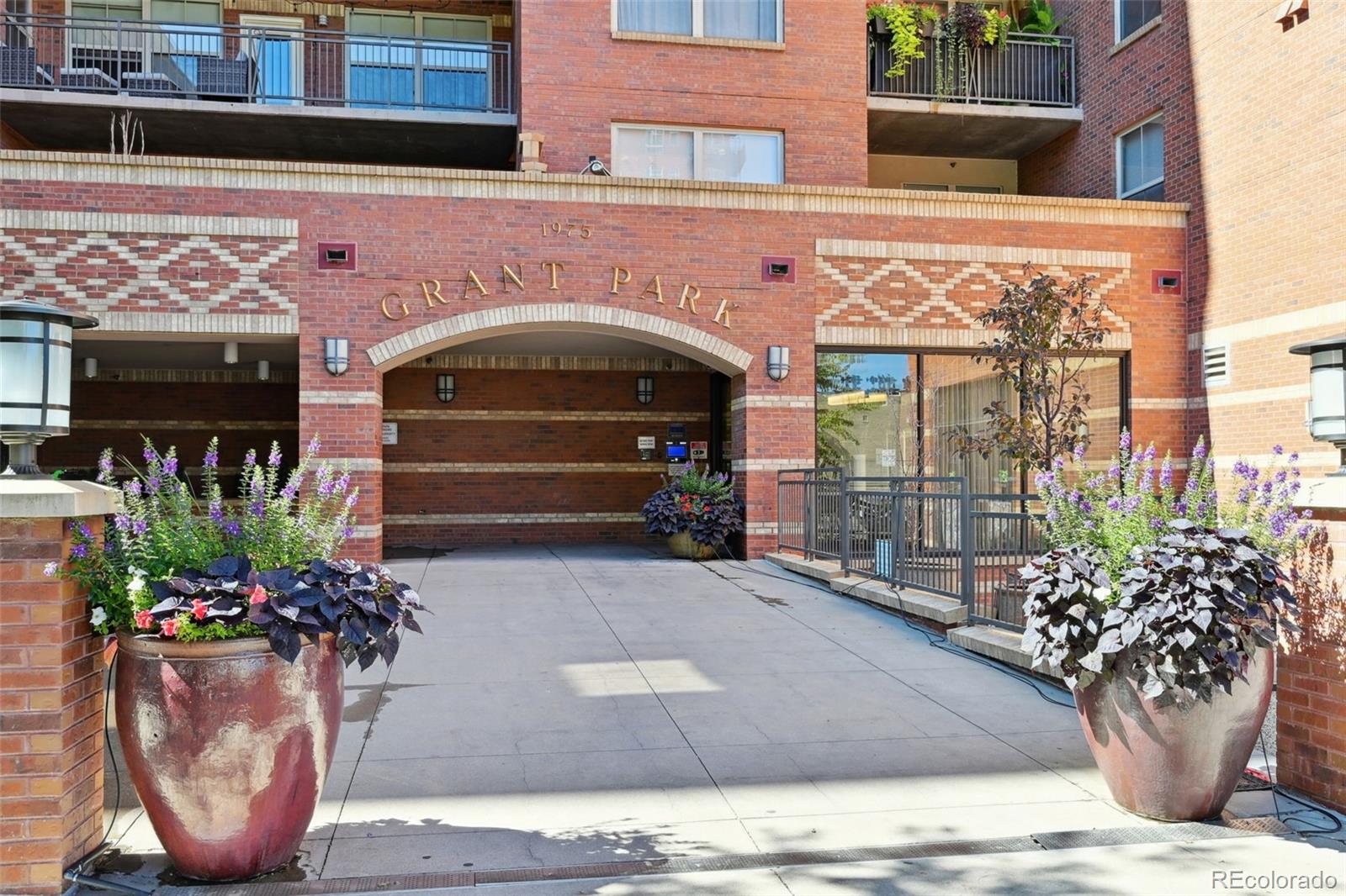 1975 N Grant Street Unit: 404