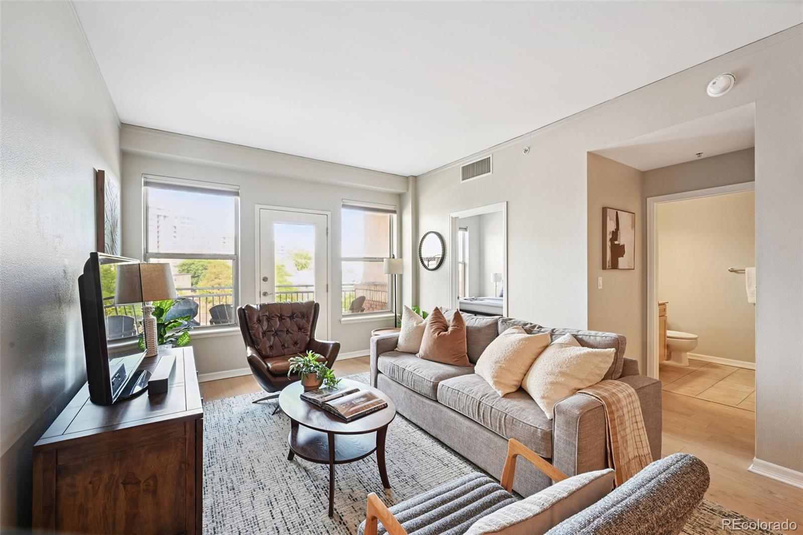 1975 N Grant Street Unit: 404