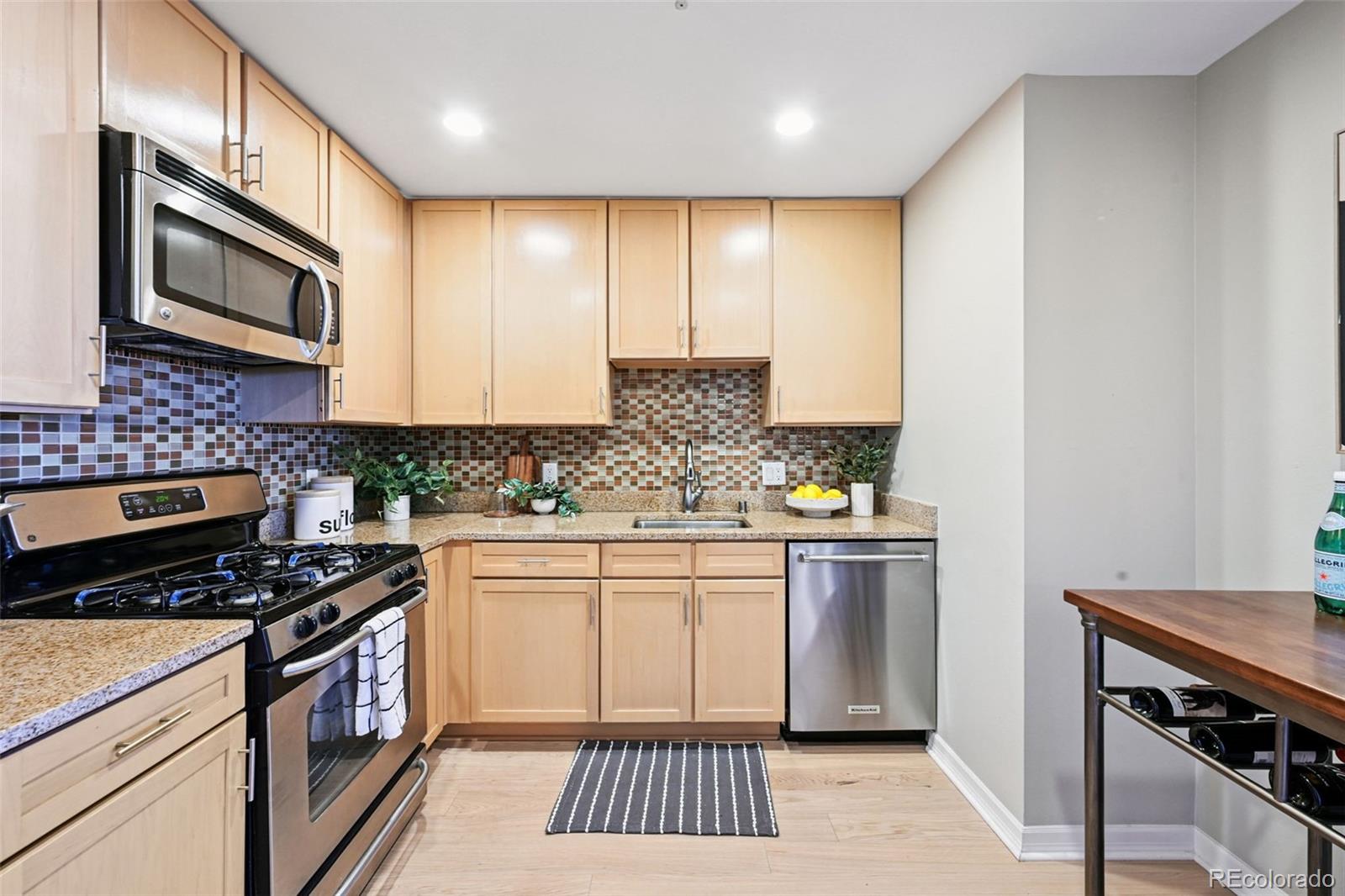 1975 N Grant Street Unit: 404