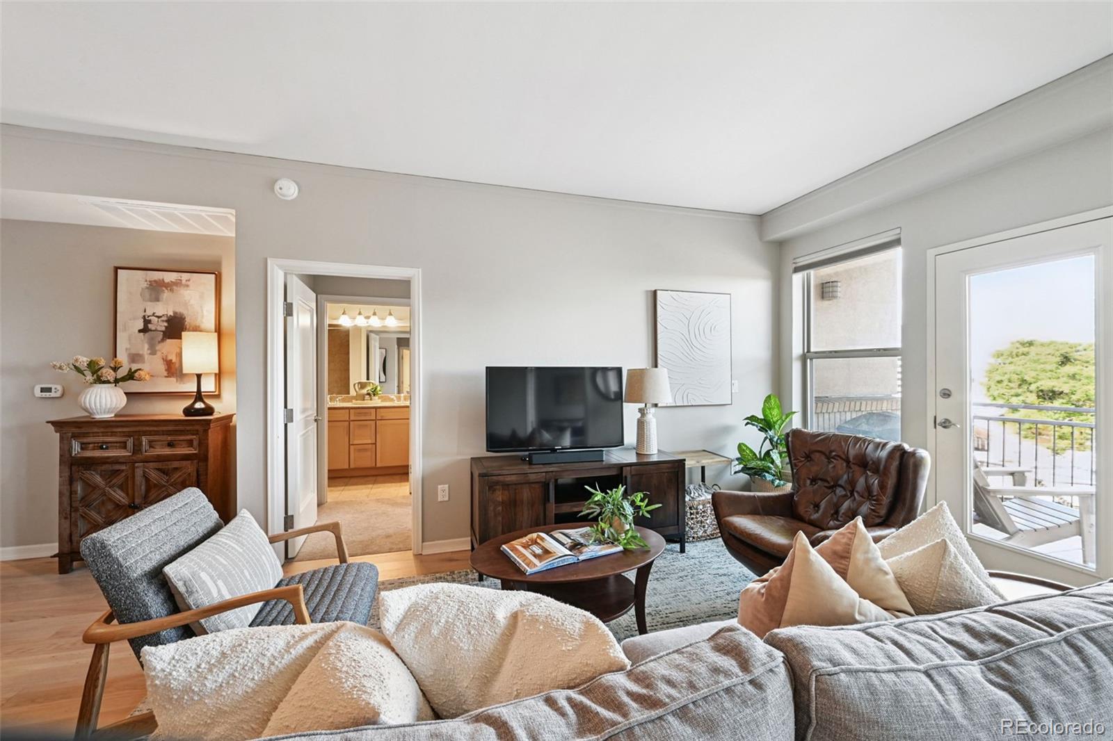 1975 N Grant Street Unit: 404
