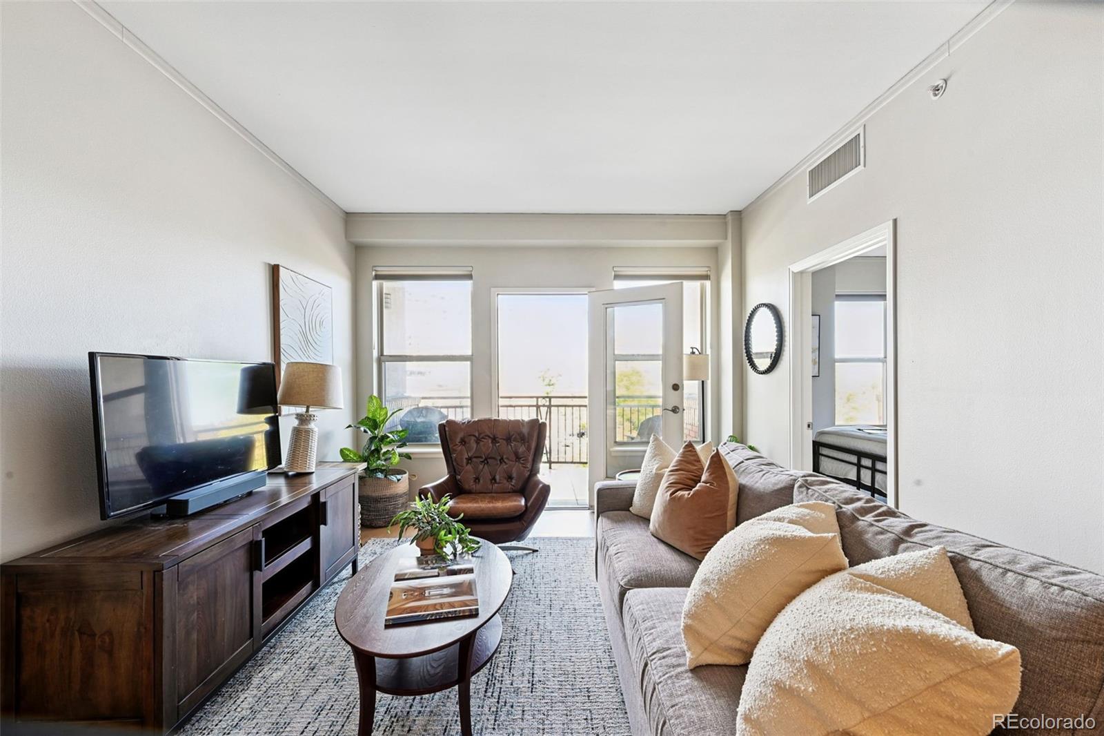 1975 N Grant Street Unit: 404