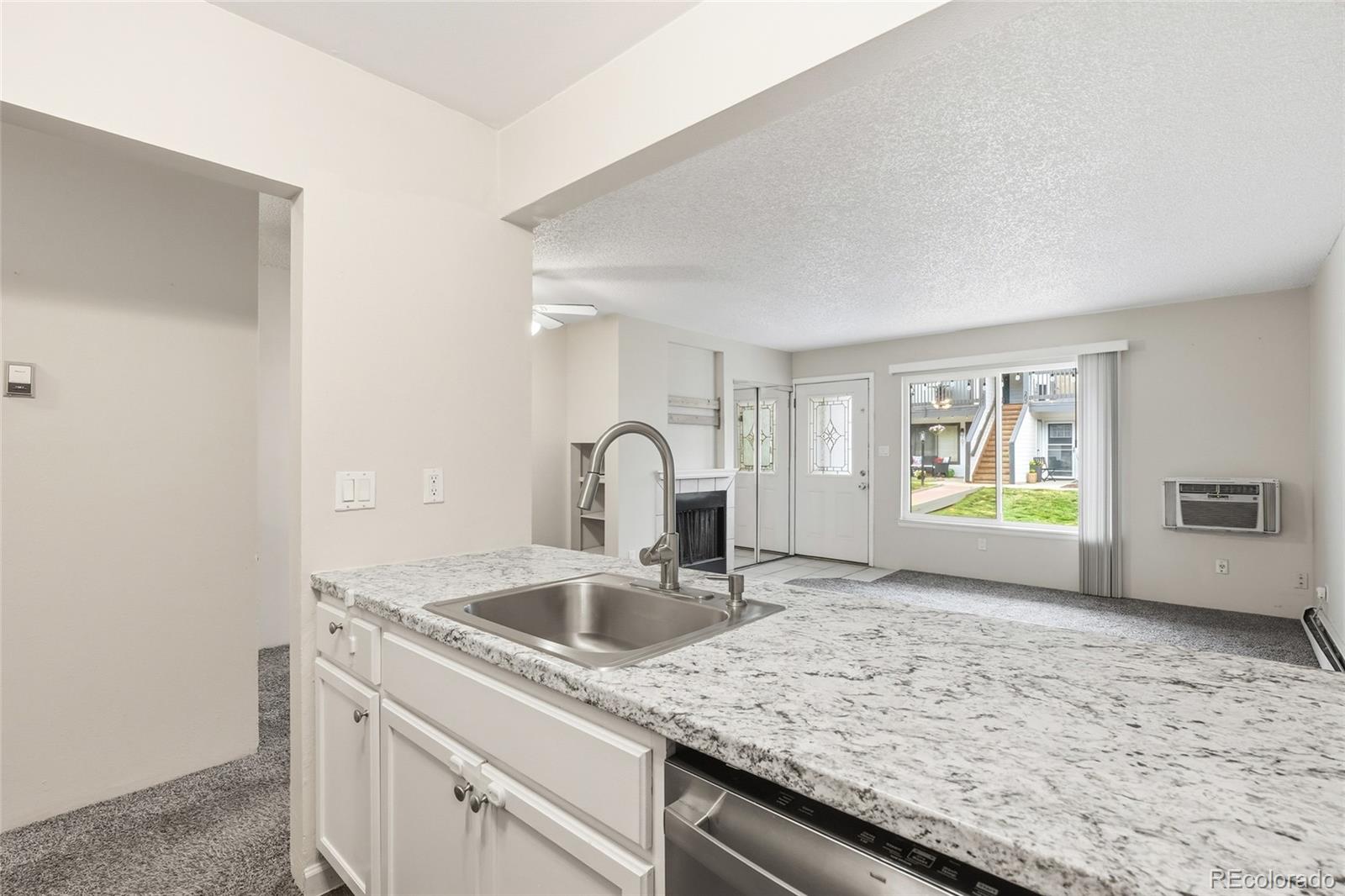 532 Oakwood Drive Unit: D105