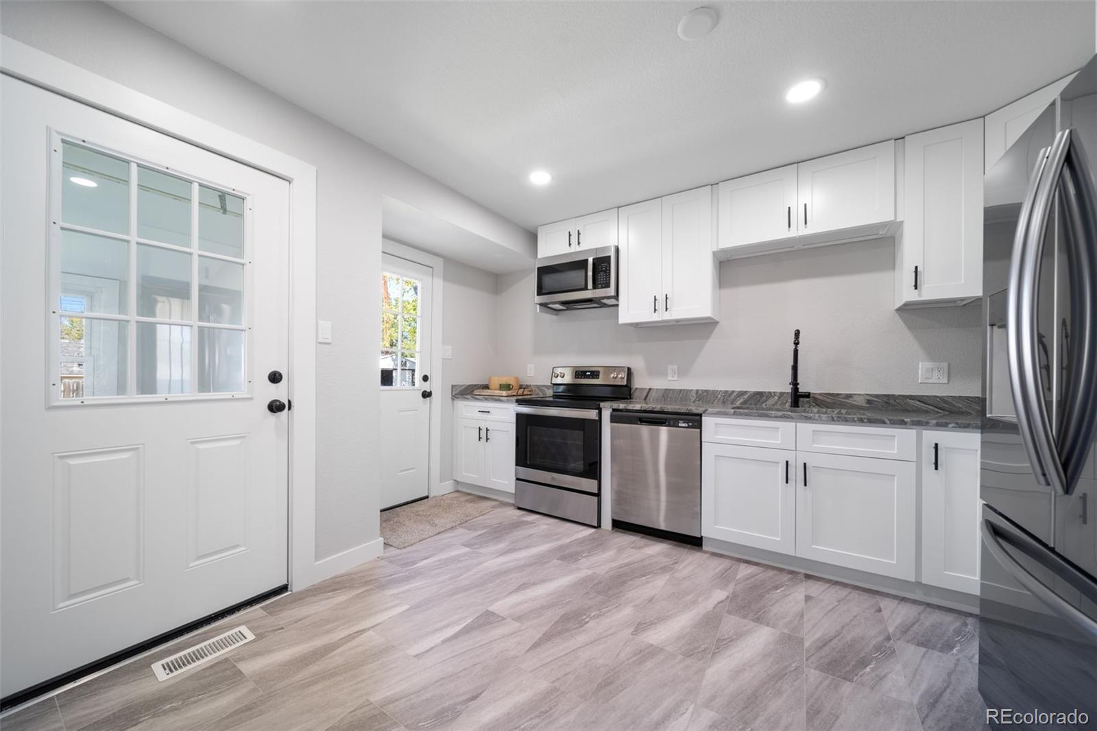 2141 Carrol Court