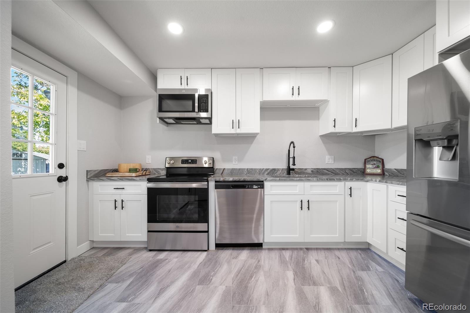 2141 Carrol Court