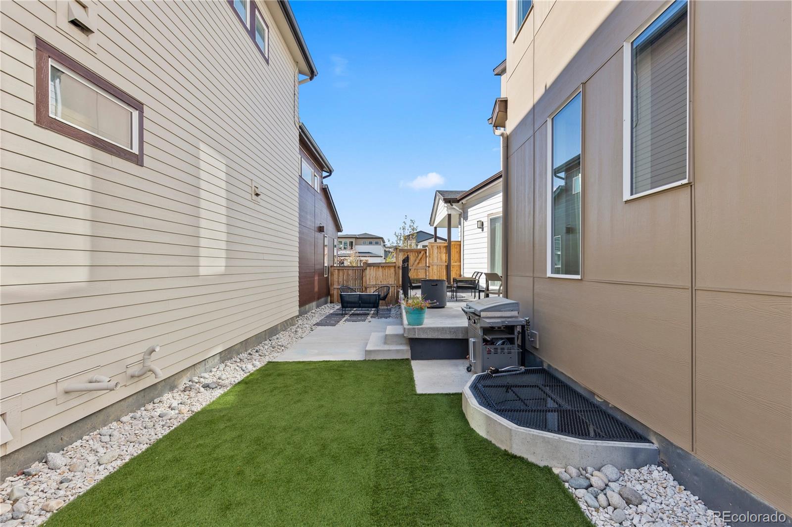 6246 N Elmira Court