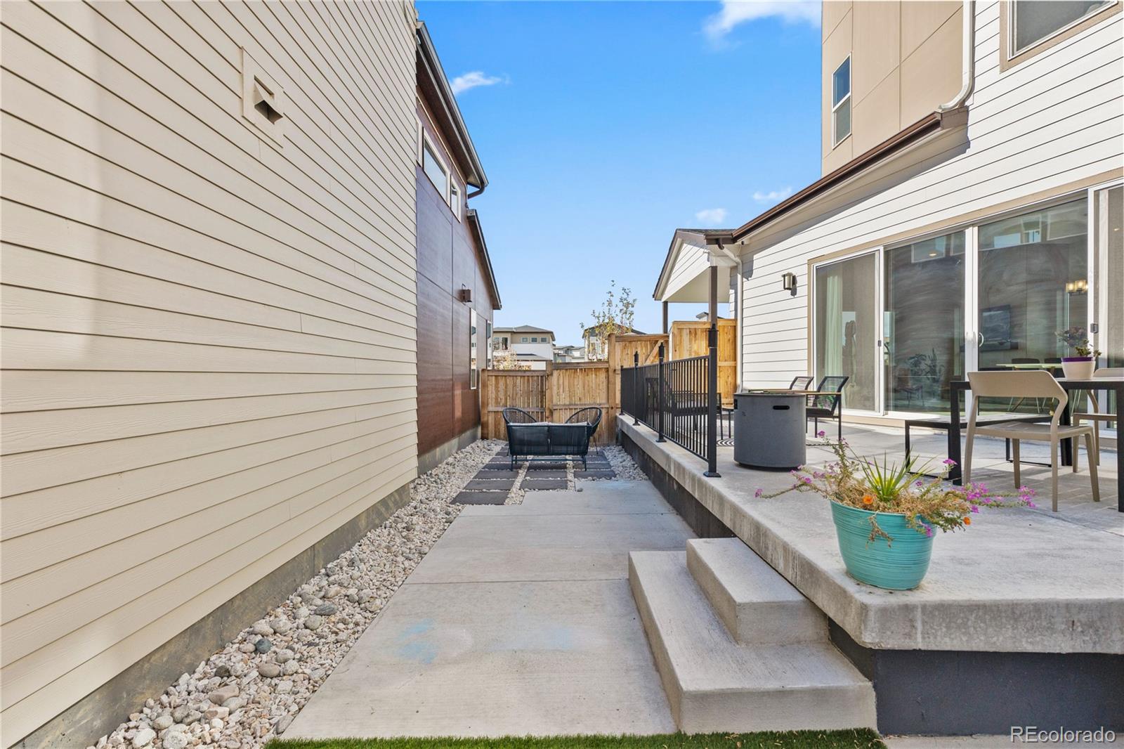 6246 N Elmira Court