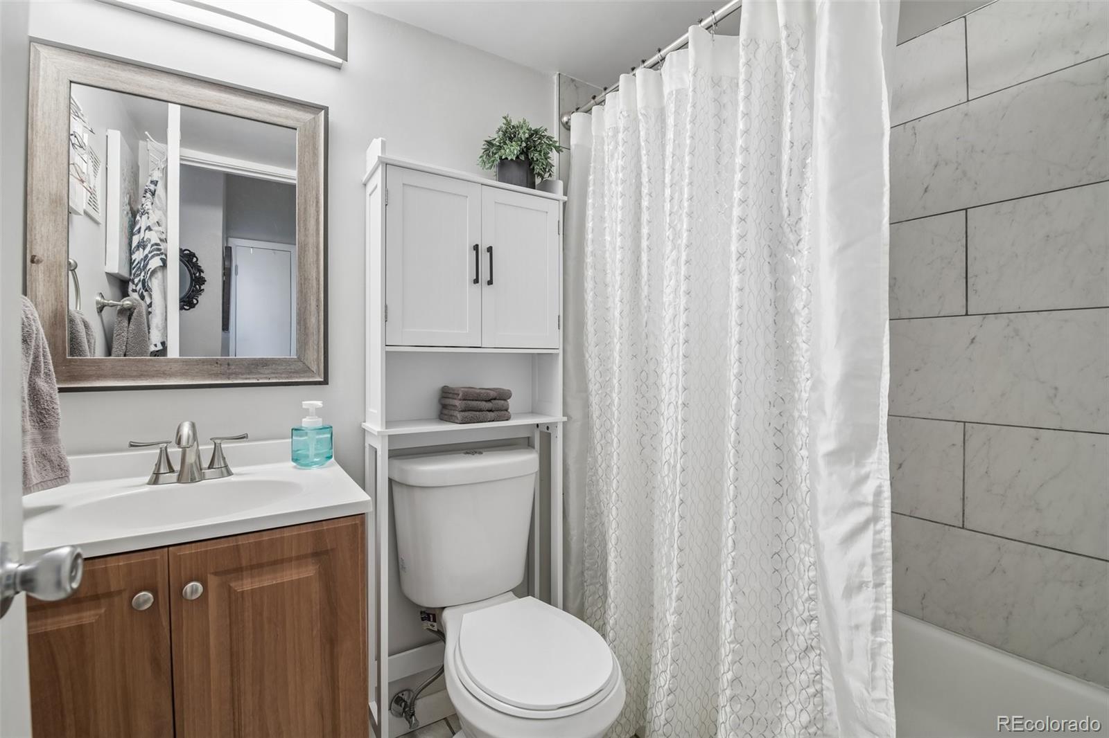 982 S Dearborn Way Unit: 18