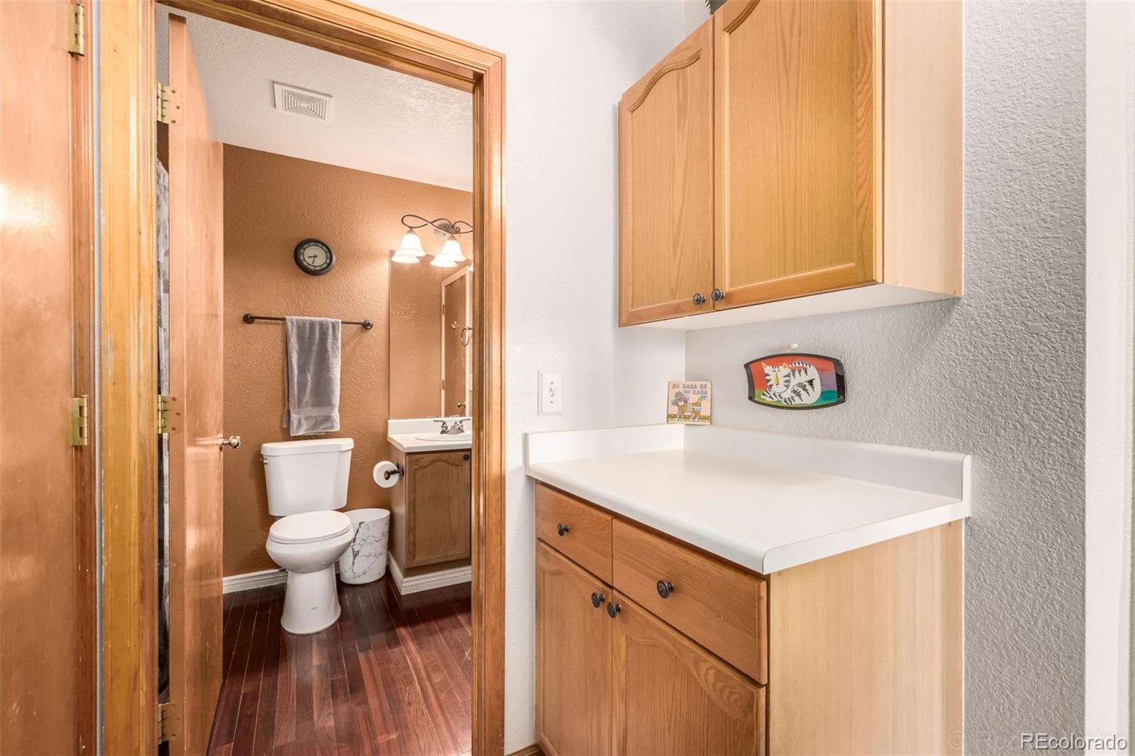 2083 E 97th Place