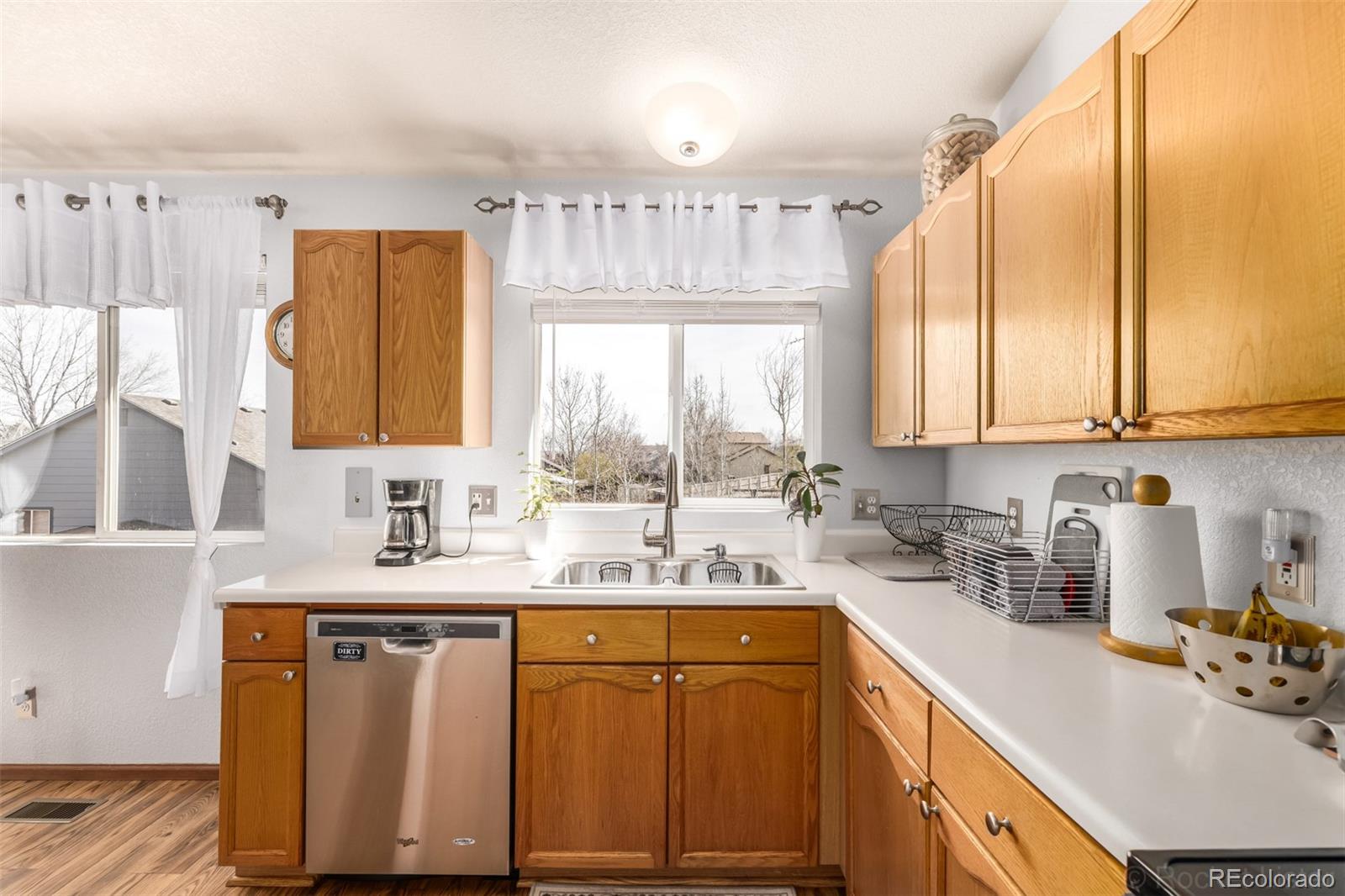 2083 E 97th Place