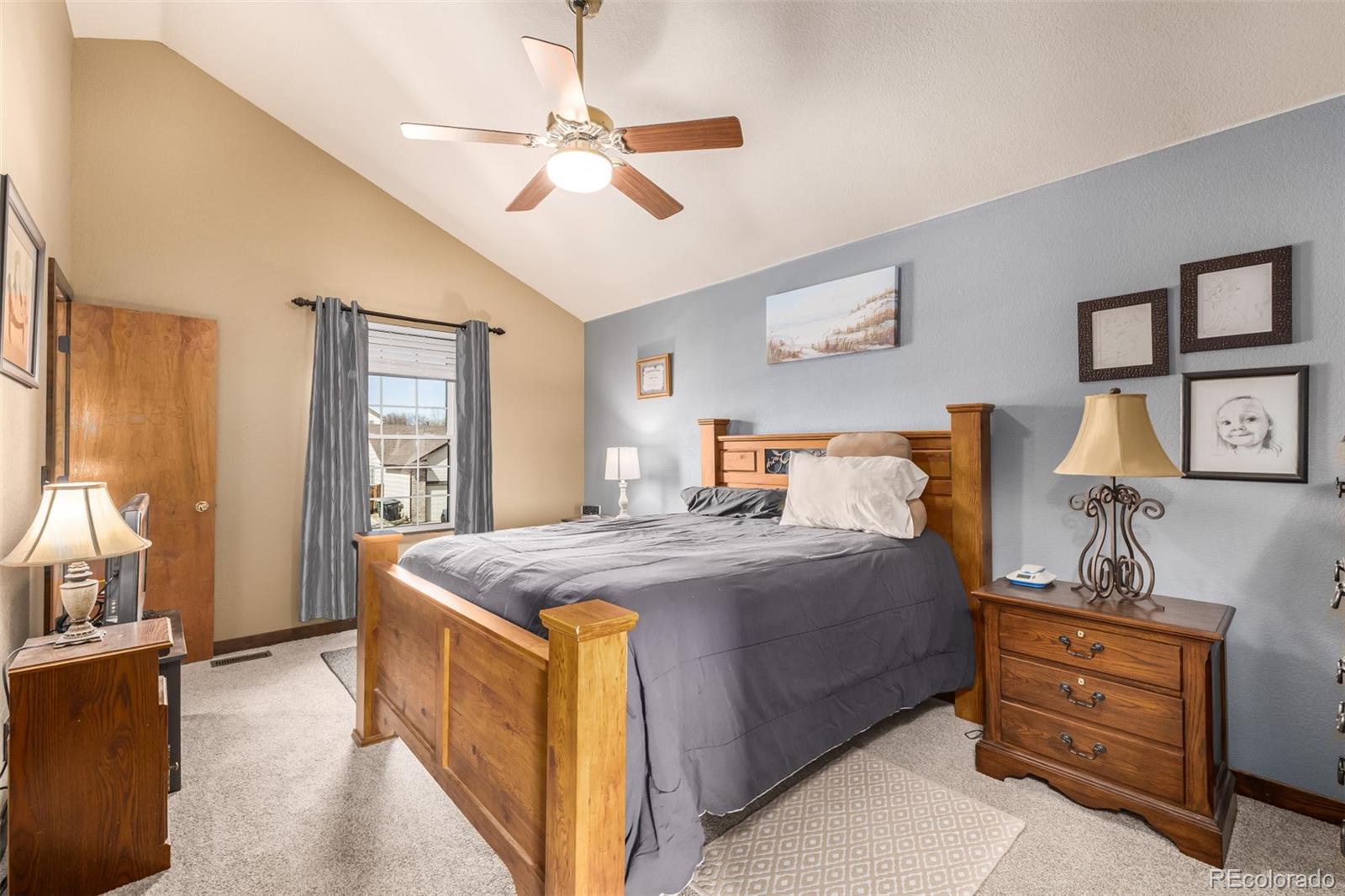 2083 E 97th Place
