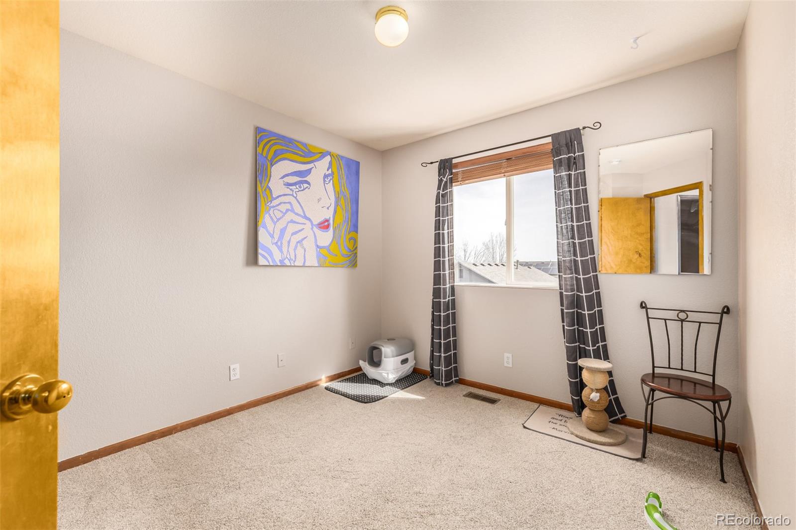 2083 E 97th Place
