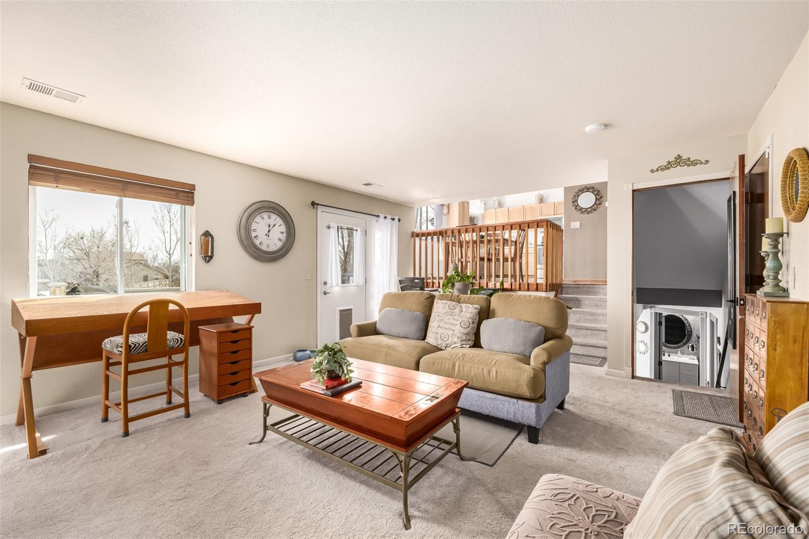 2083 E 97th Place