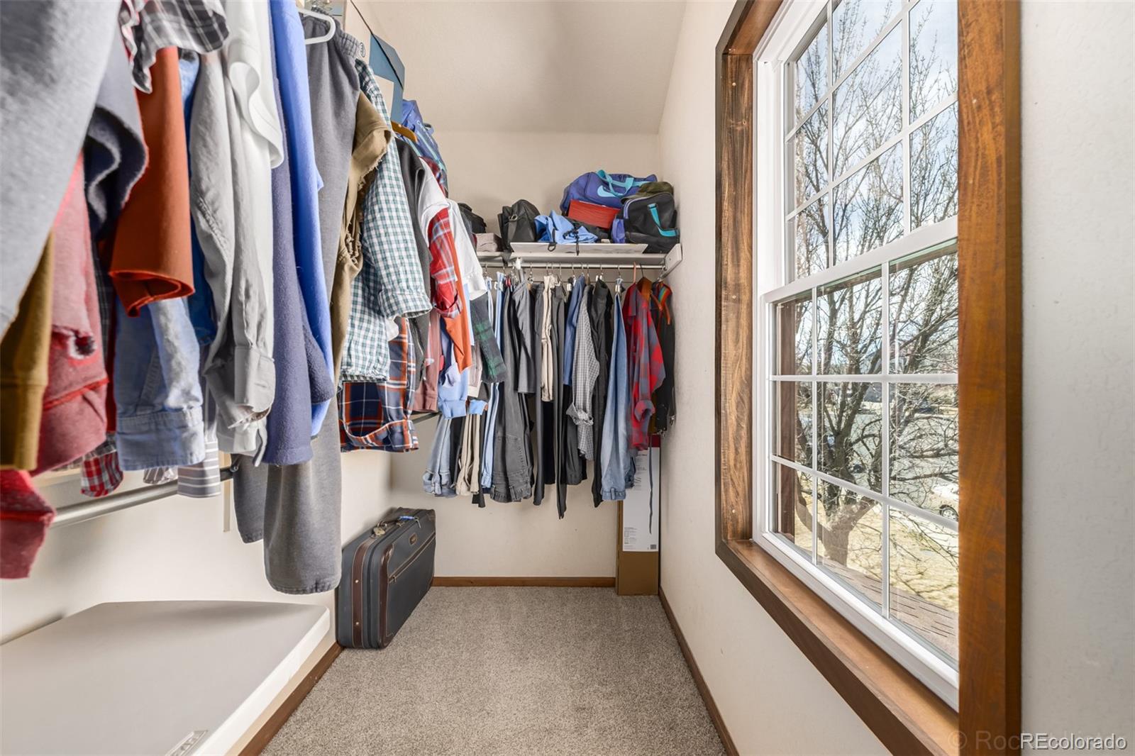 2083 E 97th Place
