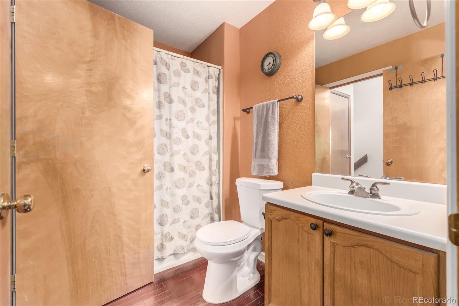 2083 E 97th Place