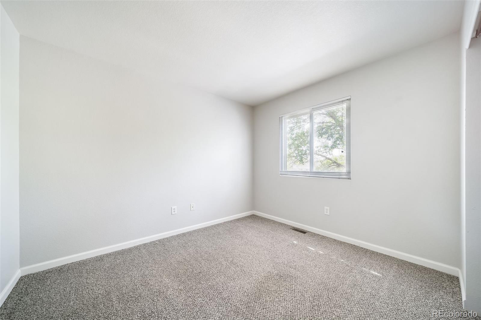 5073 Goshawk Court