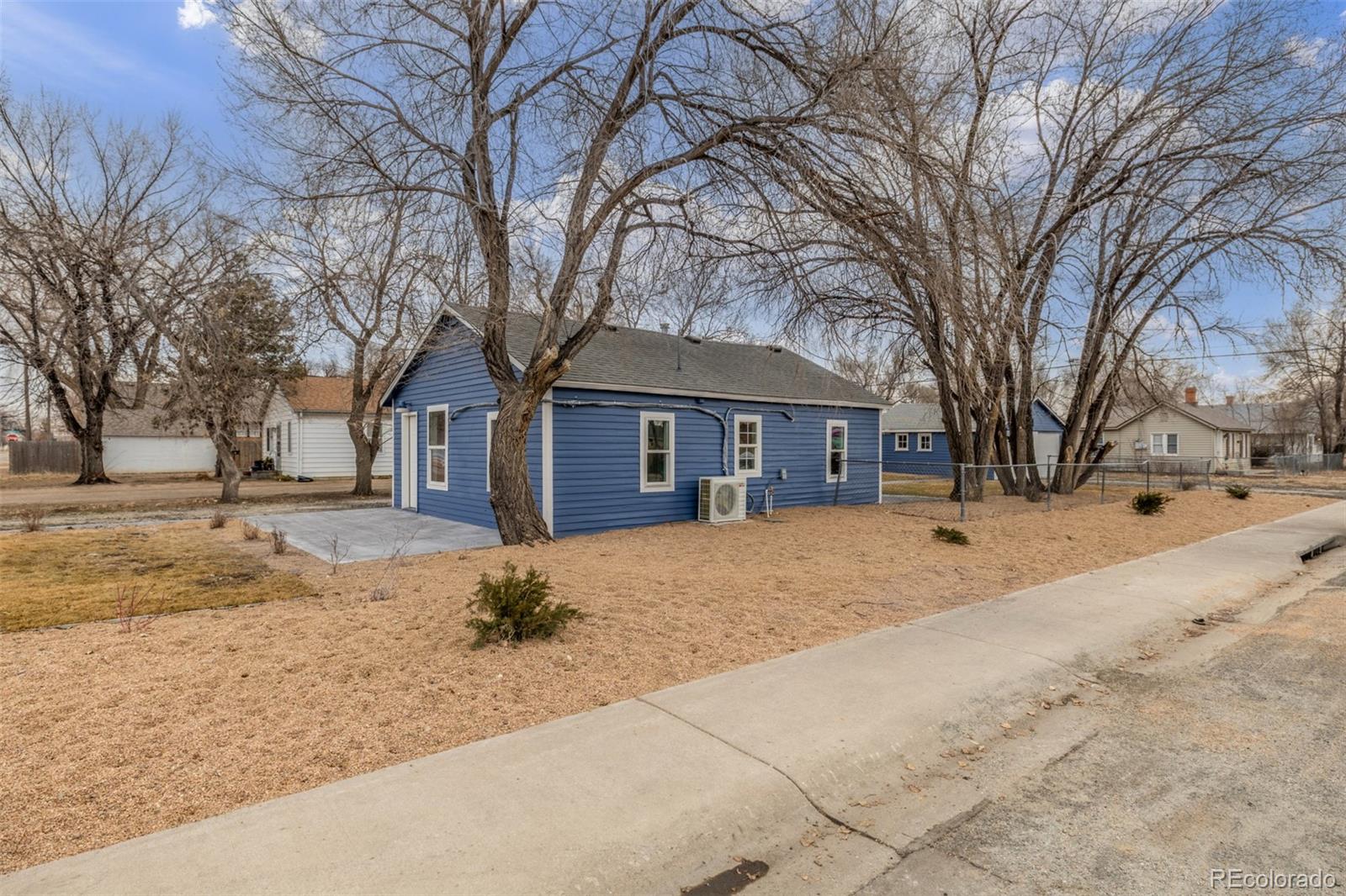 910 40th Street
