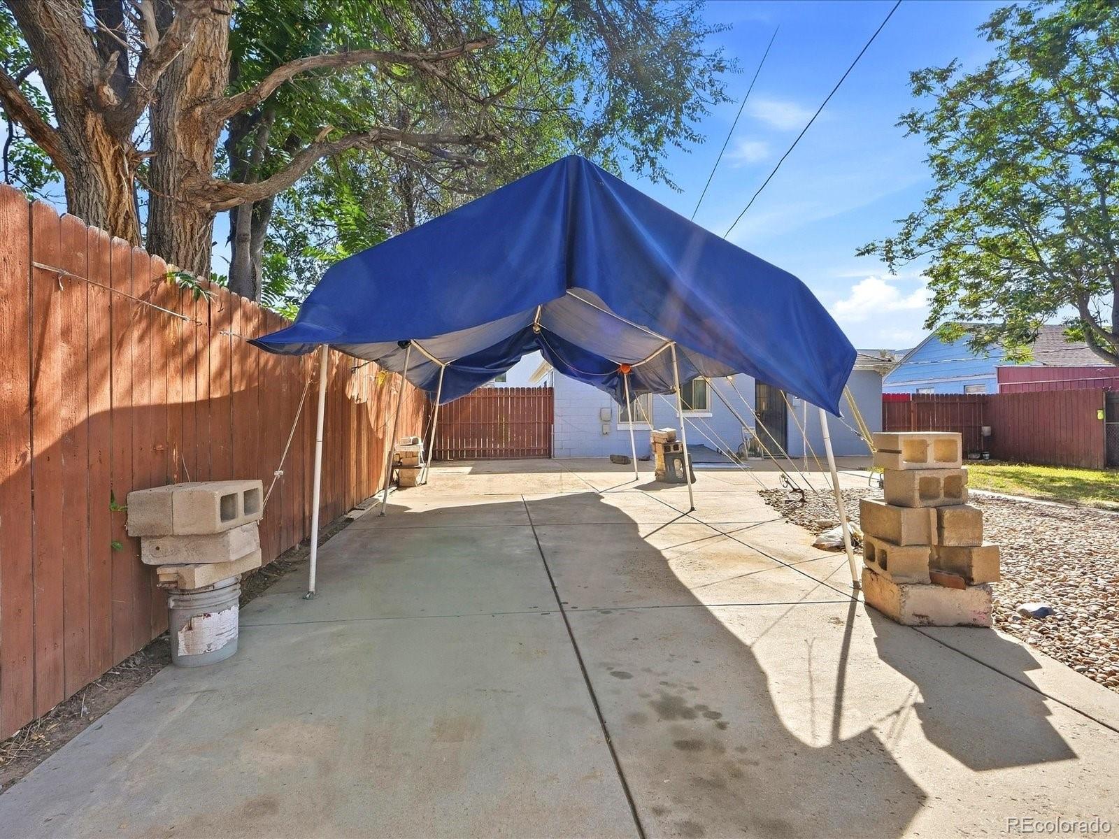 3445 Dahlia Street