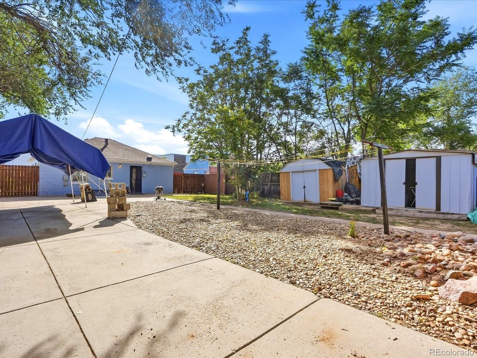 3445 Dahlia Street