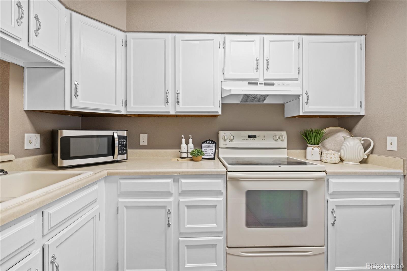 10567 W Dartmouth Avenue