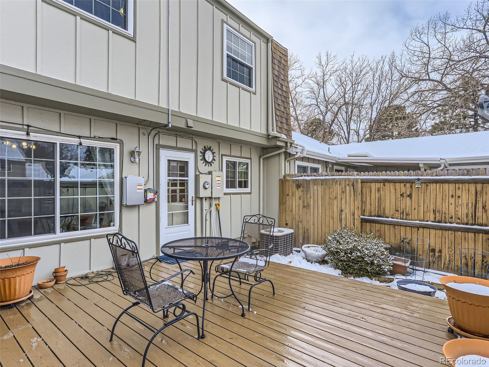 2433 E Fremont Court
