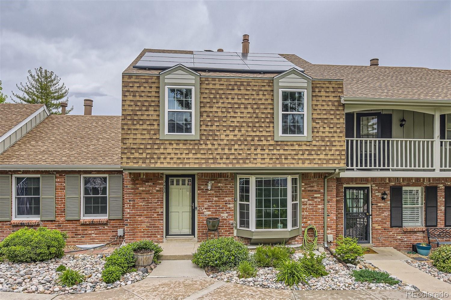 2433 E Fremont Court