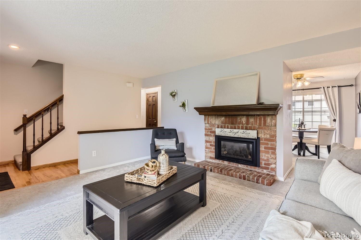 2433 E Fremont Court