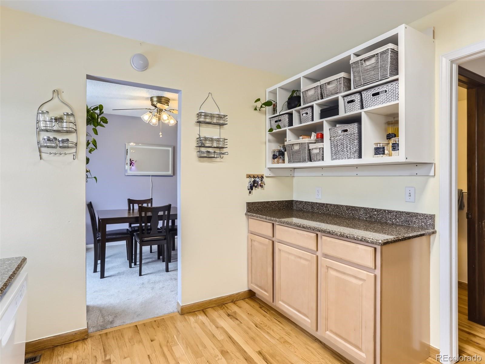 2433 E Fremont Court