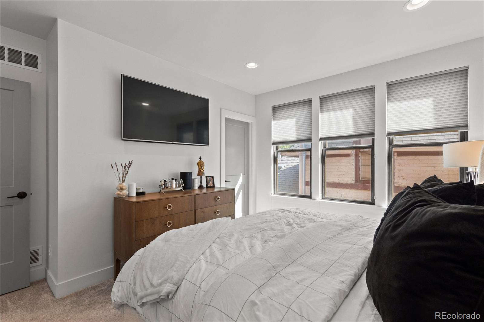 1025 25th Street