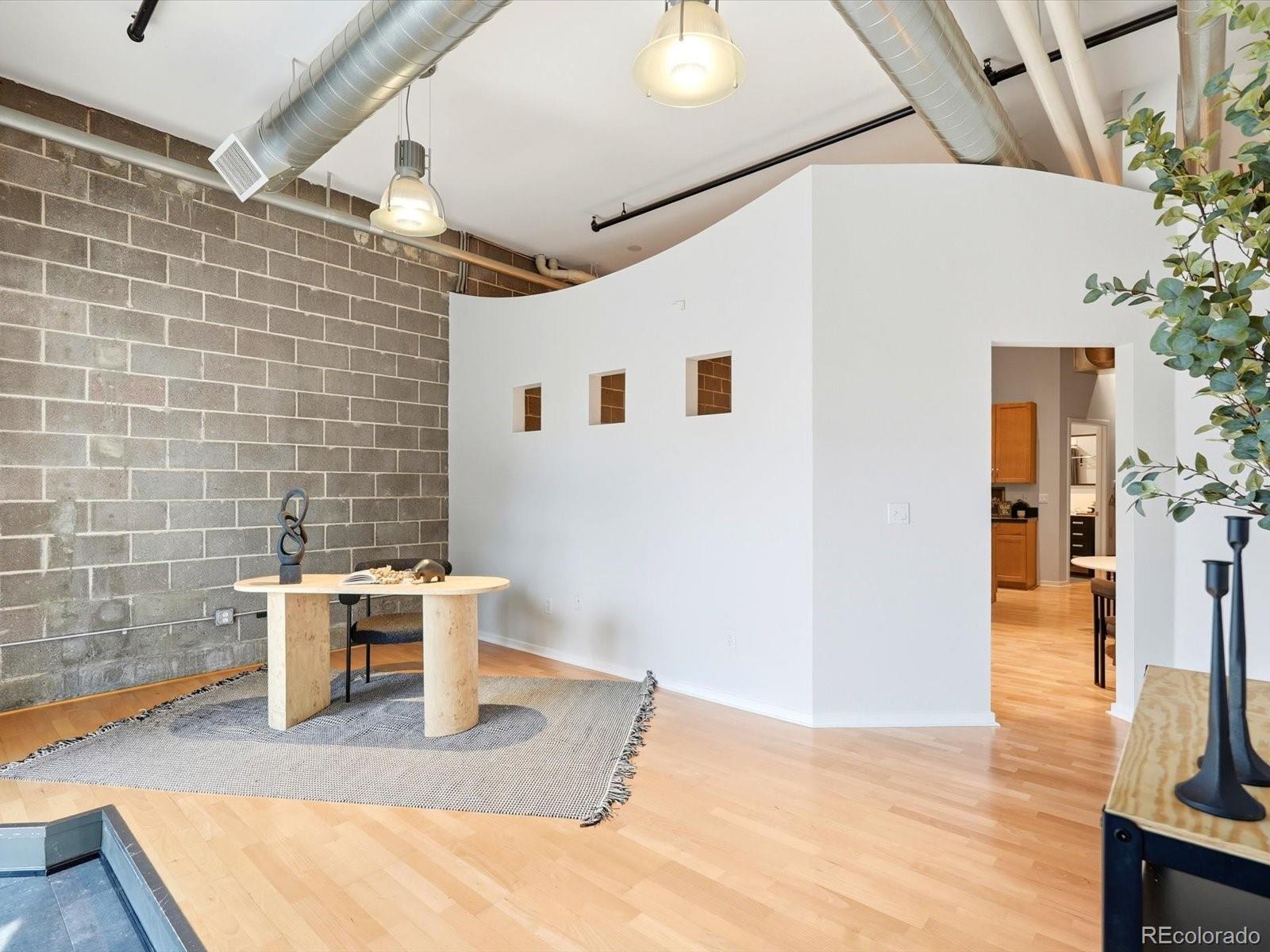 2142 Curtis Street Unit: 102