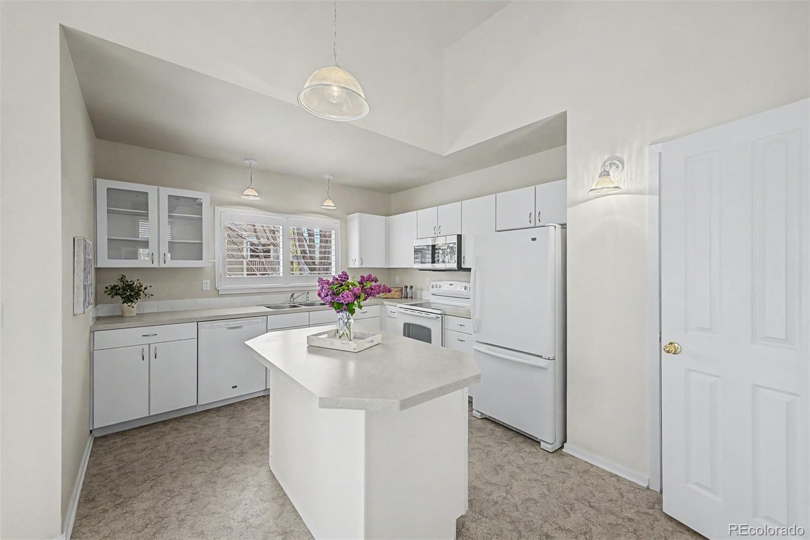 3851 Oakwood Drive
