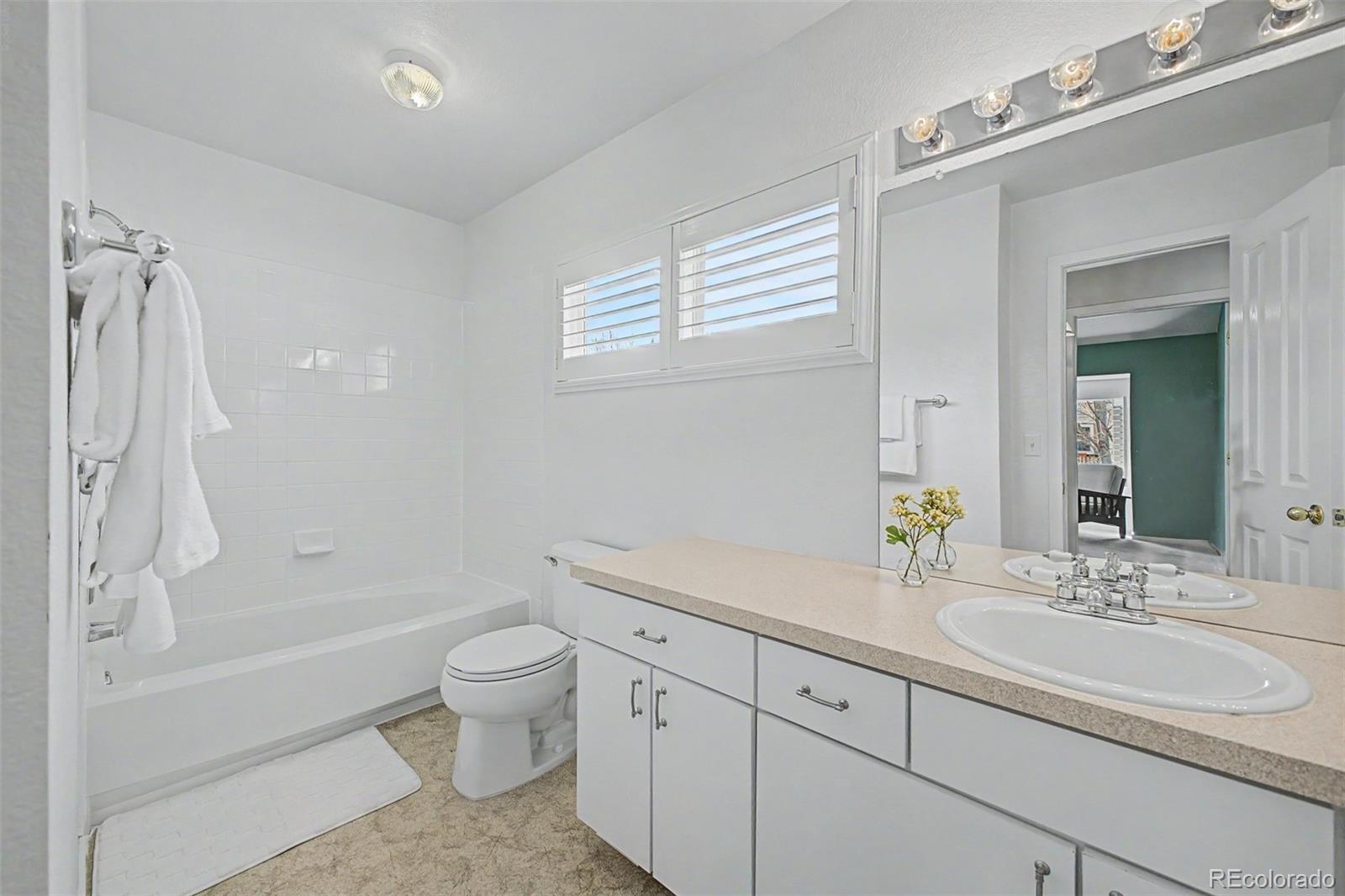 3851 Oakwood Drive