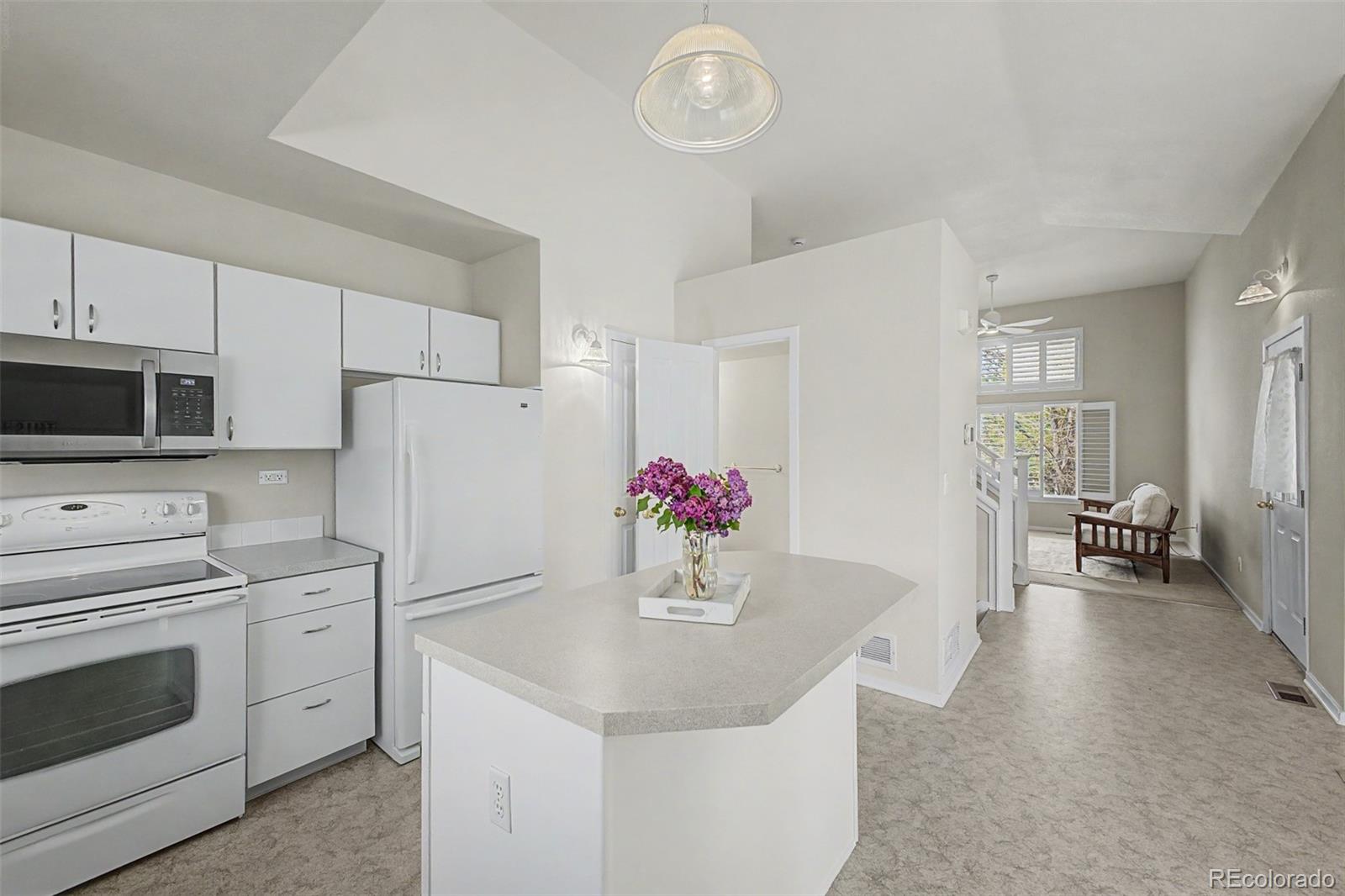 3851 Oakwood Drive