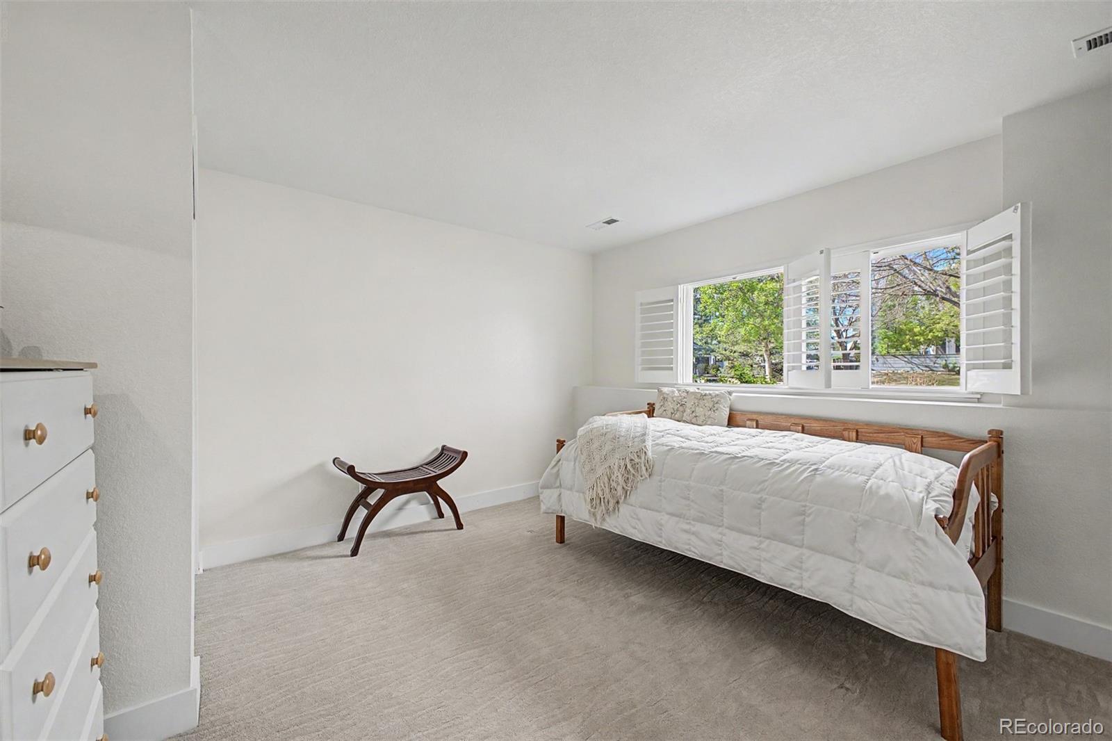 3851 Oakwood Drive