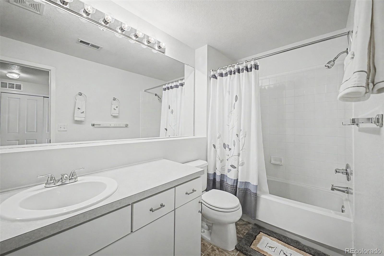 3851 Oakwood Drive