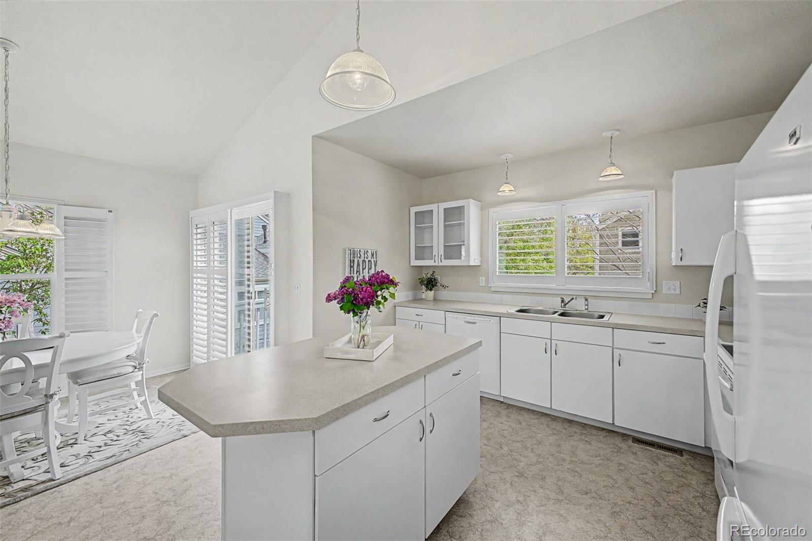 3851 Oakwood Drive