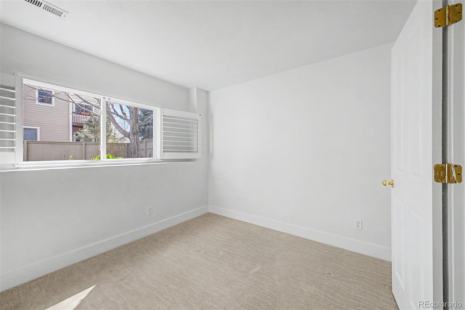 3851 Oakwood Drive
