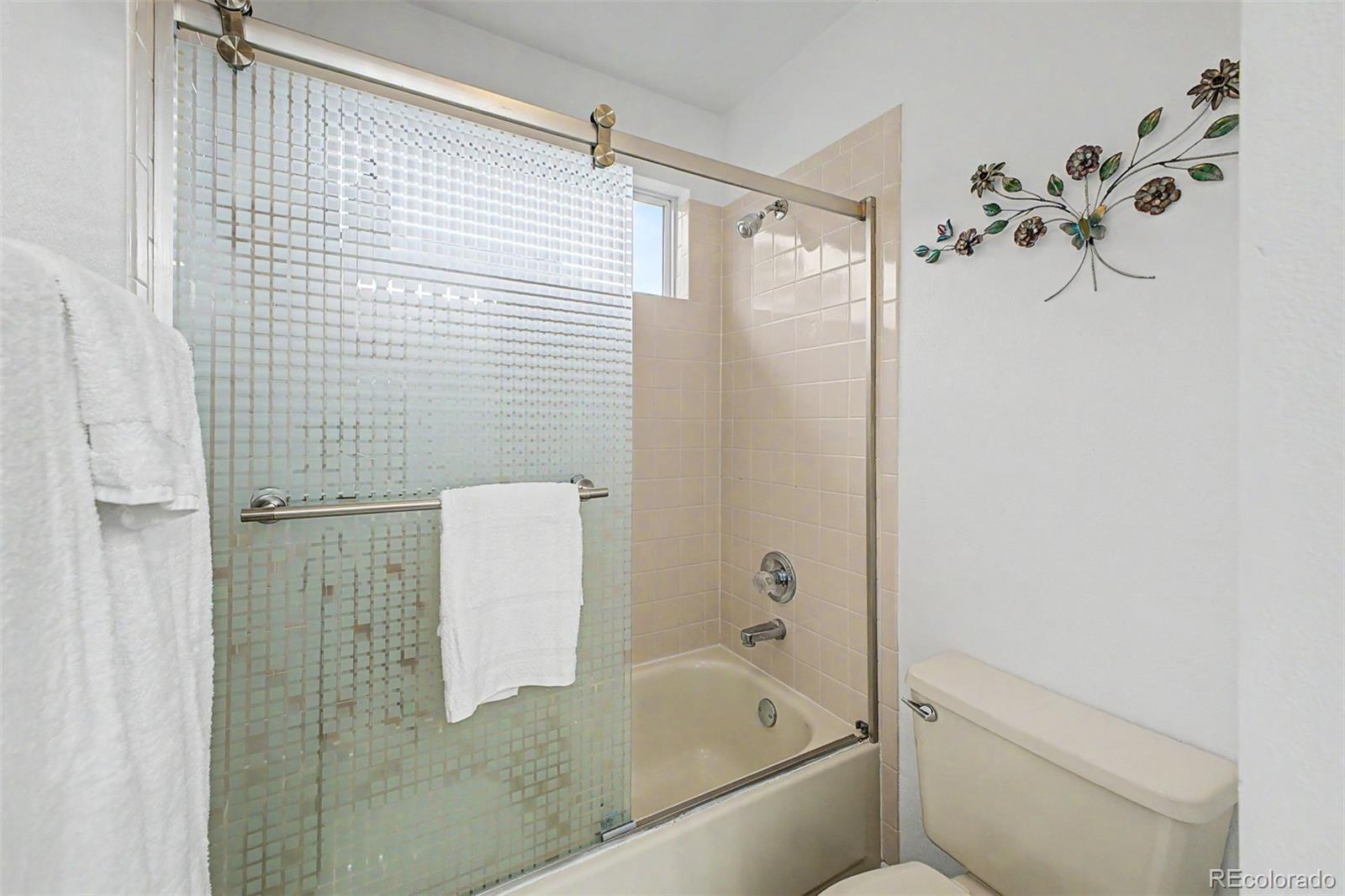 8043 W 78th Place