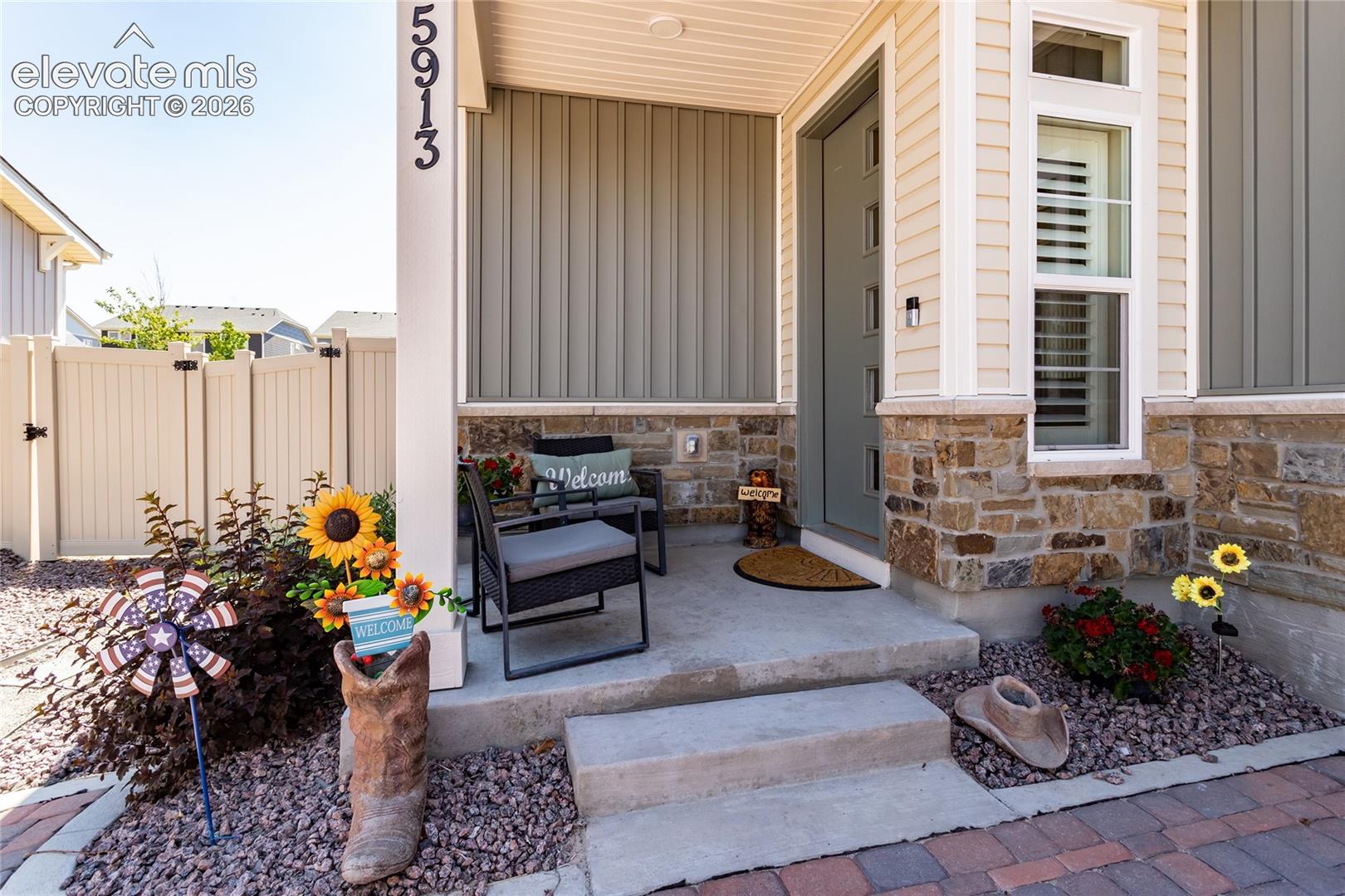 5913 Haster Grove