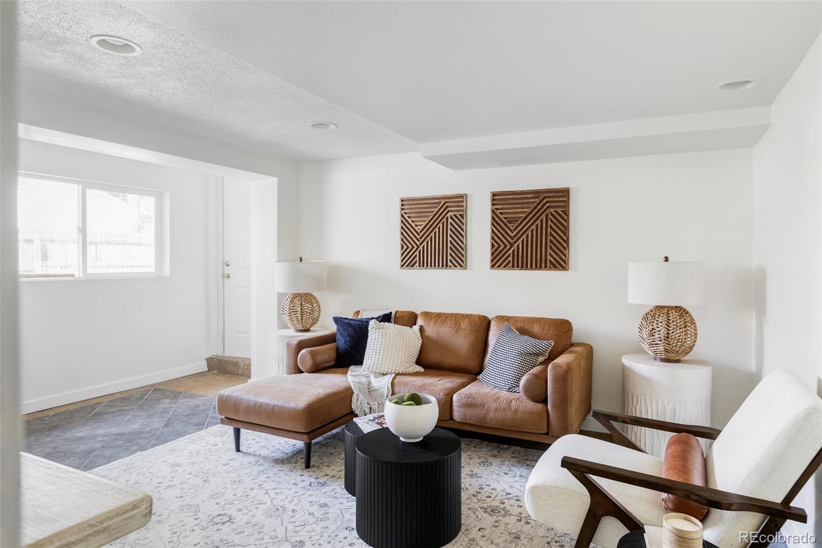 4215 W Byron Place