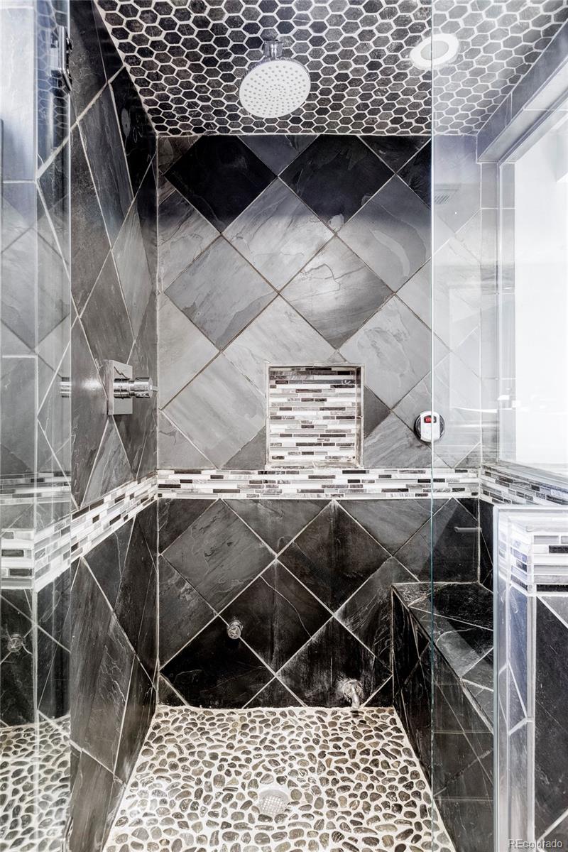 4215 W Byron Place