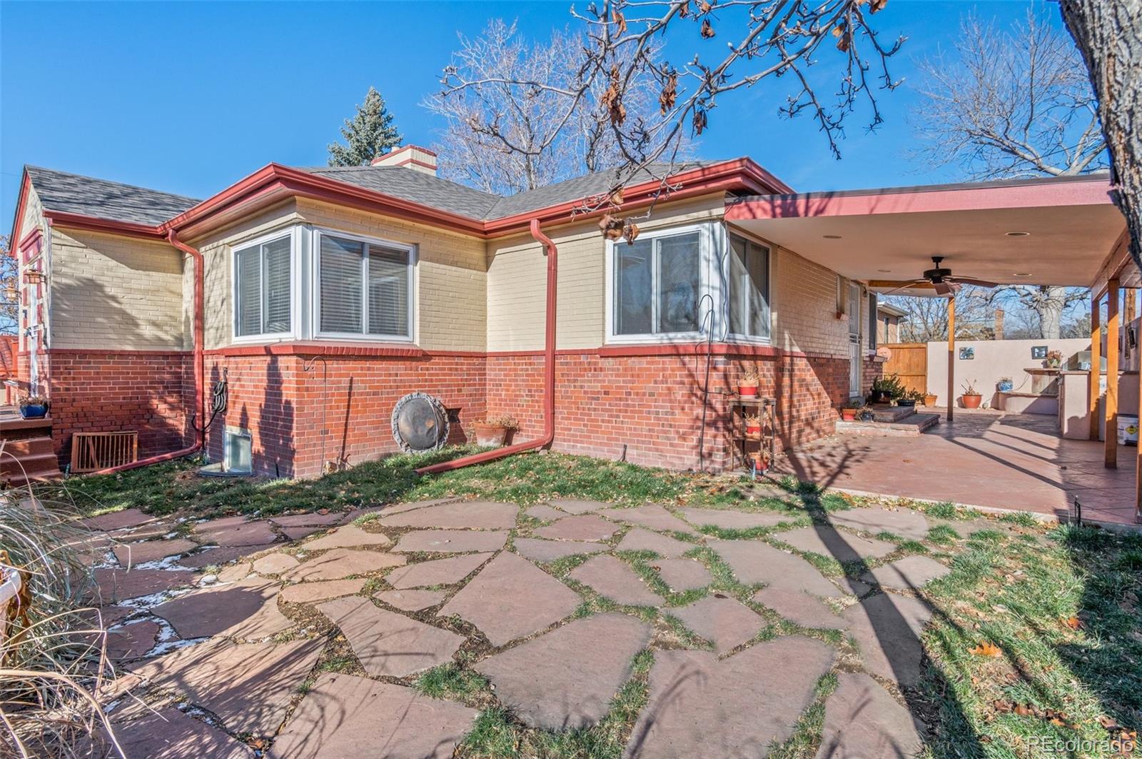4215 W Byron Place