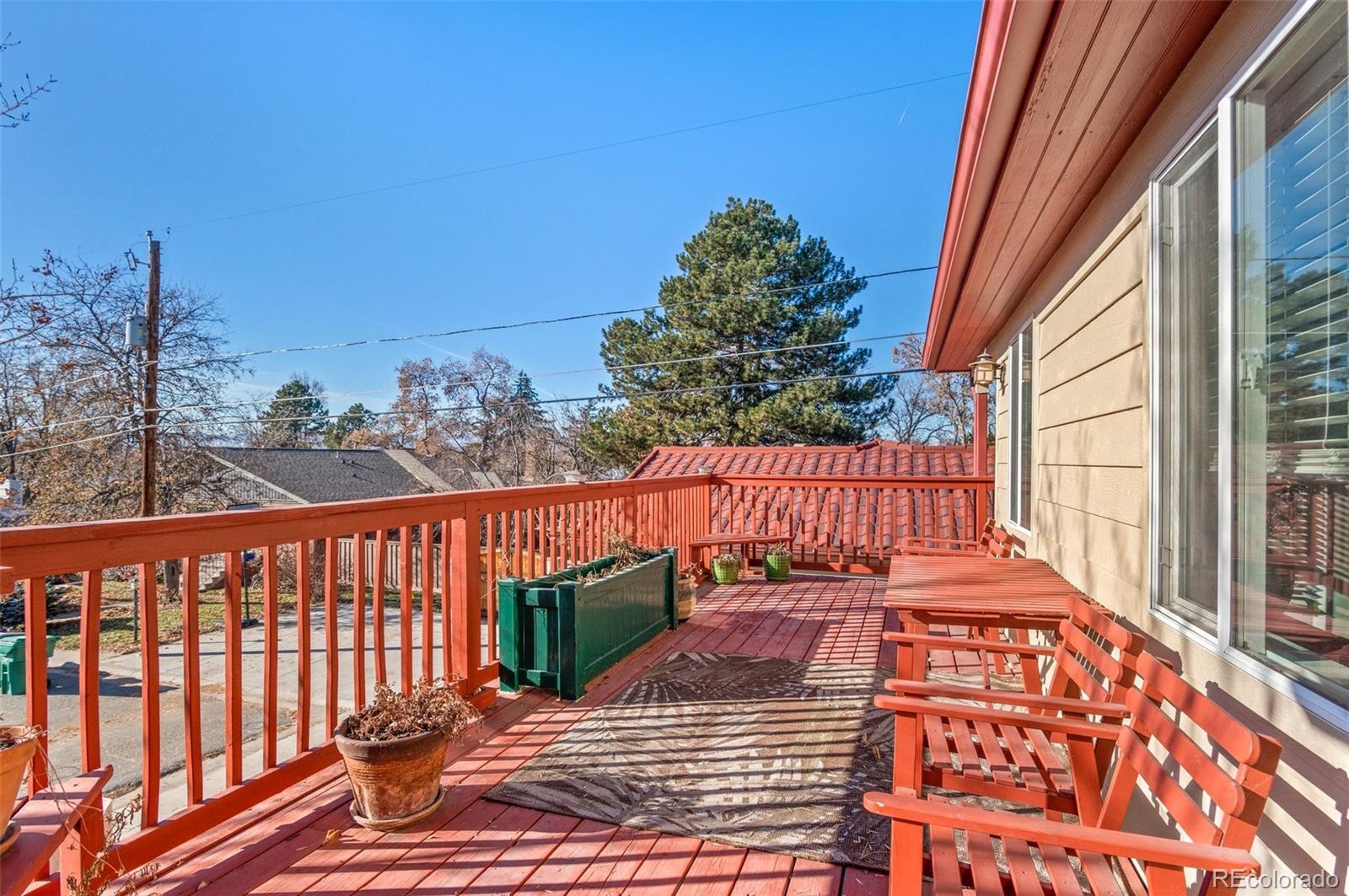 4215 W Byron Place