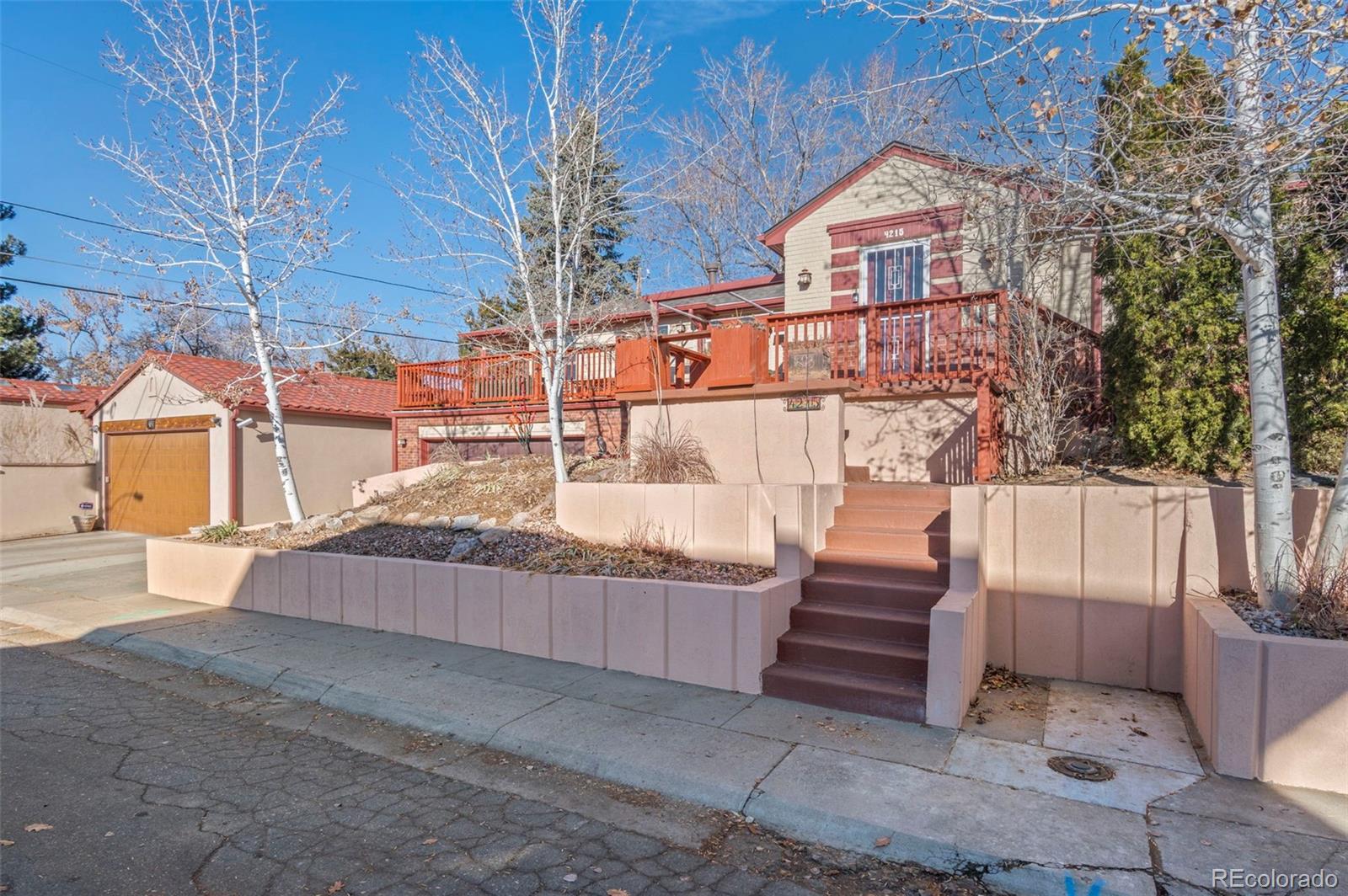 4215 W Byron Place