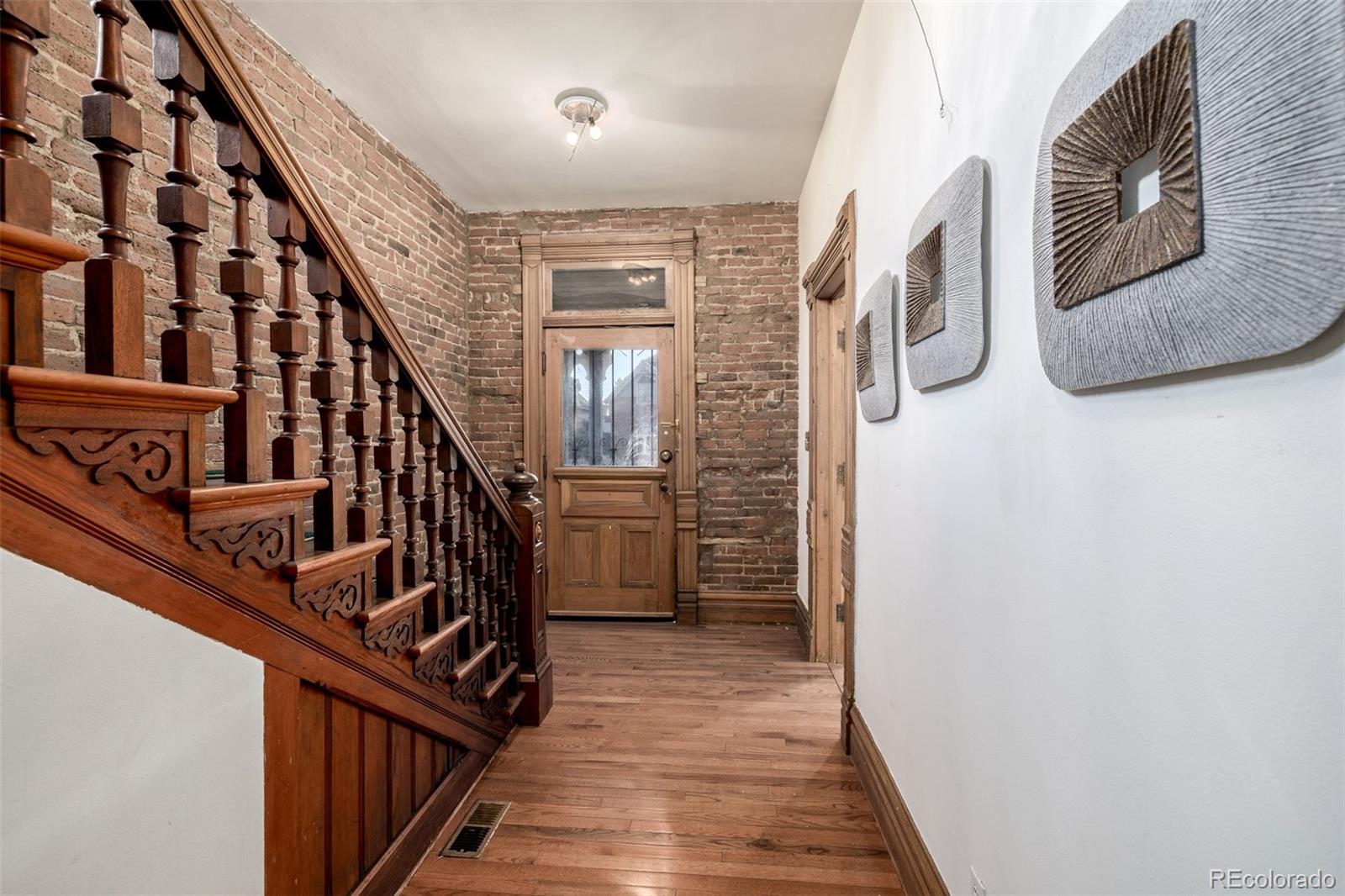 71 W Archer Place